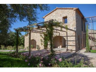 4 bedroom House For Sale: Piegaro..