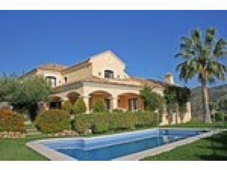 4 Bedrooms - Villa - Malaga - For Sale