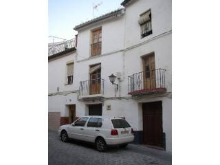 Town House - A 3 level large townhouse..