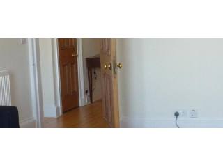 106 (3f1) Polwarth Gardens, Edinburgh..