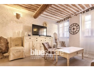 Beautiful apartment in Old Antibes