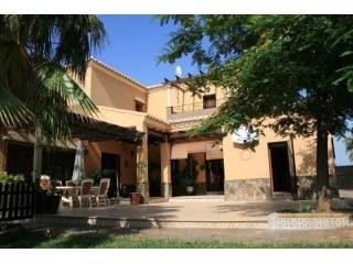 Villa - A superb detached 2 storey..