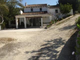 4 Bedrooms - Finca - Alicante - For Sale