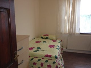 Double room, Zone 3, Leytonstone (share..