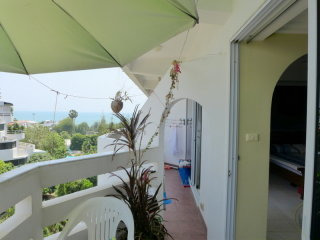 Jomtien Condotel: 1 bedroom beachfront..