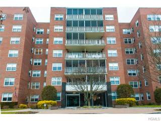 3 bedroom Co-op For Sale: Scarsdale..