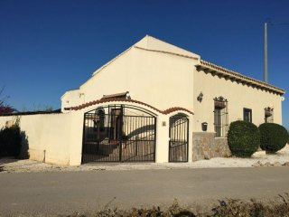4 Bedrooms - Finca - Alicante - For Sale