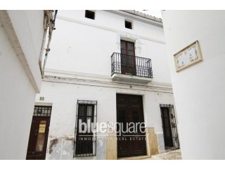 7 bedroom village house to refurbish