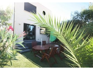 Modern Villa With Garden