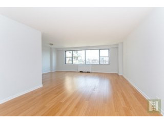 3 bedroom Apartment For Sale: 2500..