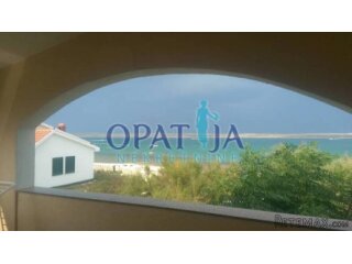 Vir/Dalmacija apartman na prvom katu, prvi red do mora