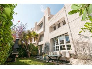 8 bedroom Terraced House For Sale:..
