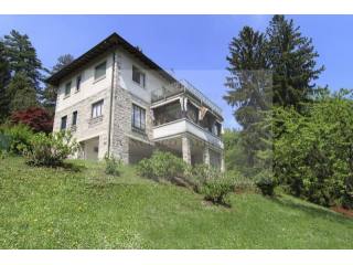 6 bedroom Villa For Sale: Gignese, IT
