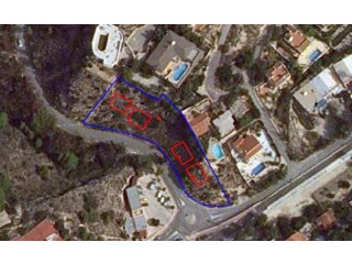 Plot And Project To Build 4 Villas.