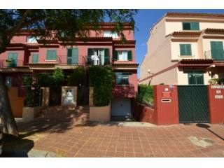 Beautiful townhouse in one of the best..