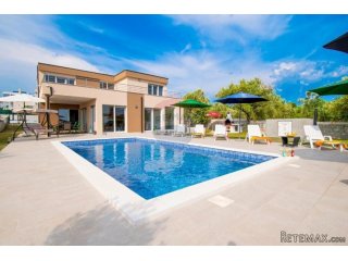 Istra, Vodnjan, moderna vila s bazenom i pogledom