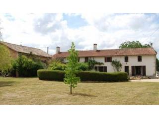 Beautiful 5 bed country home with pool..