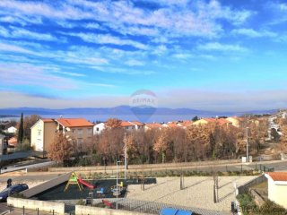Otok Krk - Malinska - stan s pogledom na more