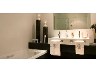 2 bedroom Flat For Sale: BARCELONA..