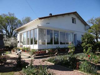 Lovely House With 2 Bedrooms On 1661..