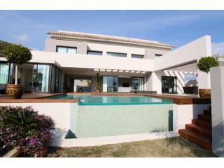 5 Bedrooms - Villa - Malaga - For Sale