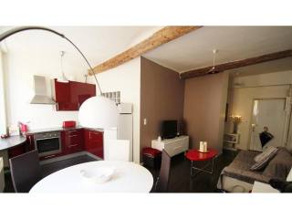 Bright apartment with fabulous decor in..