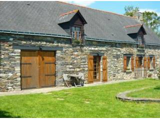 Nice Hamlet Farmhouse