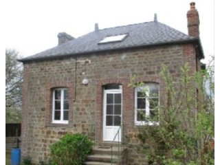Nice Detached House with Outbuilding