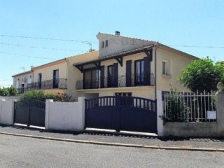 Spacious Villas And Nice Courtyard