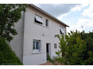 4 Bedroomed House In Ruffec With Garage