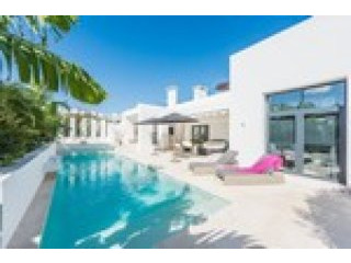4 Bedrooms - Villa - Malaga - For Sale