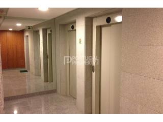 Luxury Apartment Block next to Sporting..