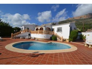 Lovely 5 Bedroom Villa With Fantastic..