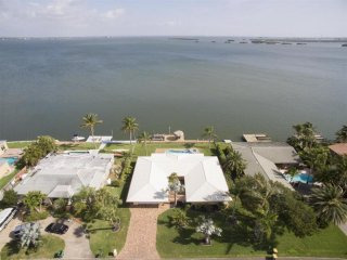 4 bedroom Detached House For Sale: 27..