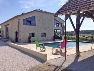 Stylish Barn Conversion In 4 Acres..