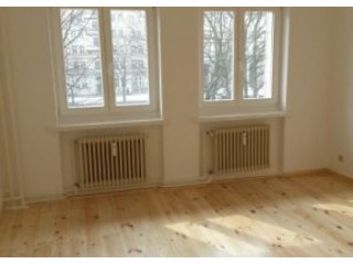 Vacant 2-Rooms Apartment In Historic..