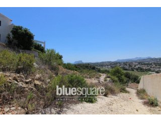 Large building plot with fabulous sea..