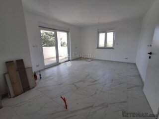 Apartman u kvalitetnoj novogradnji u Barbatu blizu mora