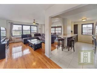 2 bedroom Apartment For Sale: 417 GRAND..