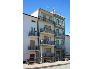 6 storey townhouse in a beautiful..