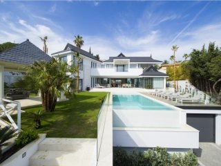 6 Bedroom Villa For Sale Situated In..