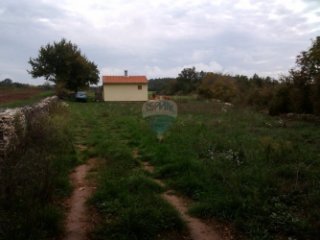 ISTRA,BIBIĆI-ZEMLJIŠTE S LEGALNIM OBJEKTOM