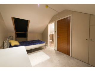 Single with double bed near Ealing..