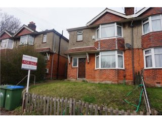 3 Bedrooms - House - Hampshire - For..