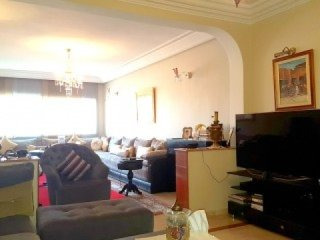 Apartment 3 beds - lounge - 1.5 bath -..