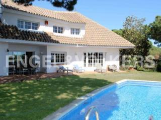 House with sights to the Barcelona Coast