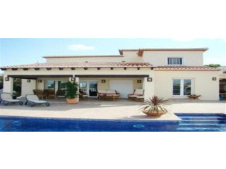 4 Bedrooms - Villa - Alicante - For Sale