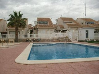 2 Bedrooms - Casa - Alicante - For Sale
