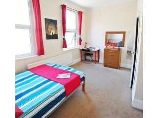 Single with double bed near Kensal..