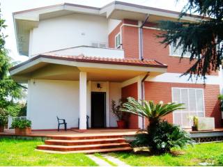 3 Bedrooms - Townhouse - For Sale